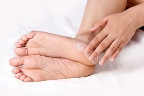 foot fungus treatment with cream